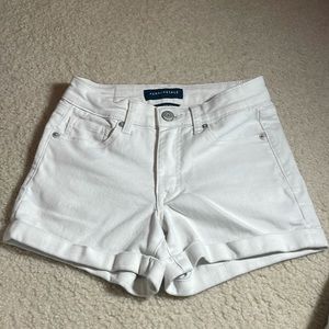 This are white short from Aeropostale